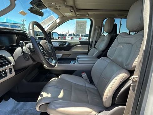Used 2023 Lincoln Navigator L Reserve AWD/4WD image 19