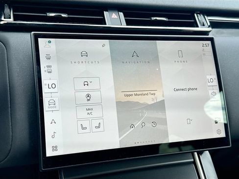 Used 2025 Land Rover Range Rover Velar Dynamic SE AWD/4WD image 18