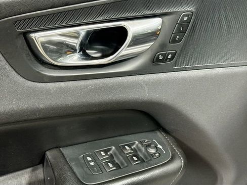 Used 2019 Volvo XC60 T5 Momentum w/ Premium Package image 20