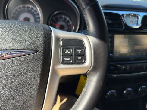 Used 2011 Chrysler 200 Limited image 17