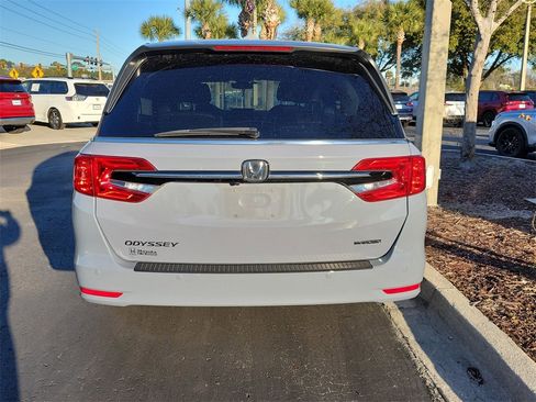 Used 2024 Honda Odyssey Touring image 13