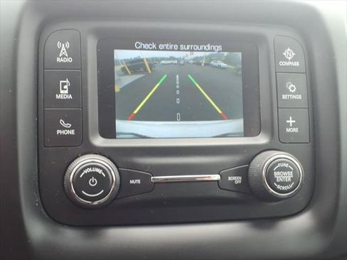 Used 2018 Jeep Compass Latitude w/ Cold Weather Group AWD/4WD image 22