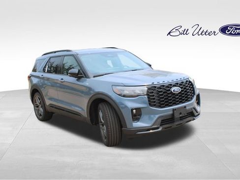 New 2026 Ford Explorer ST-Line w/ ST-Line Street Pack RWD image 2