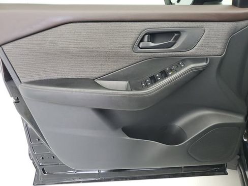 Used 2021 Nissan Rogue S image 18