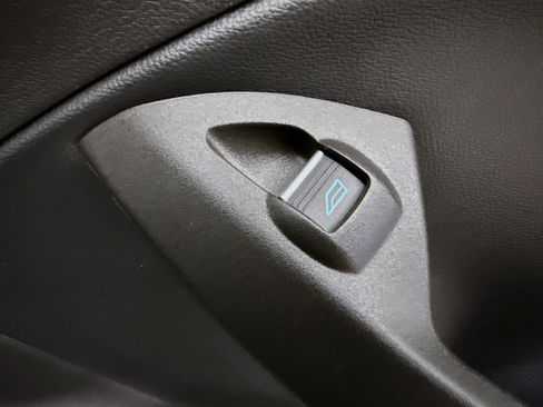 Used 2019 Ford Escape SEL image 31