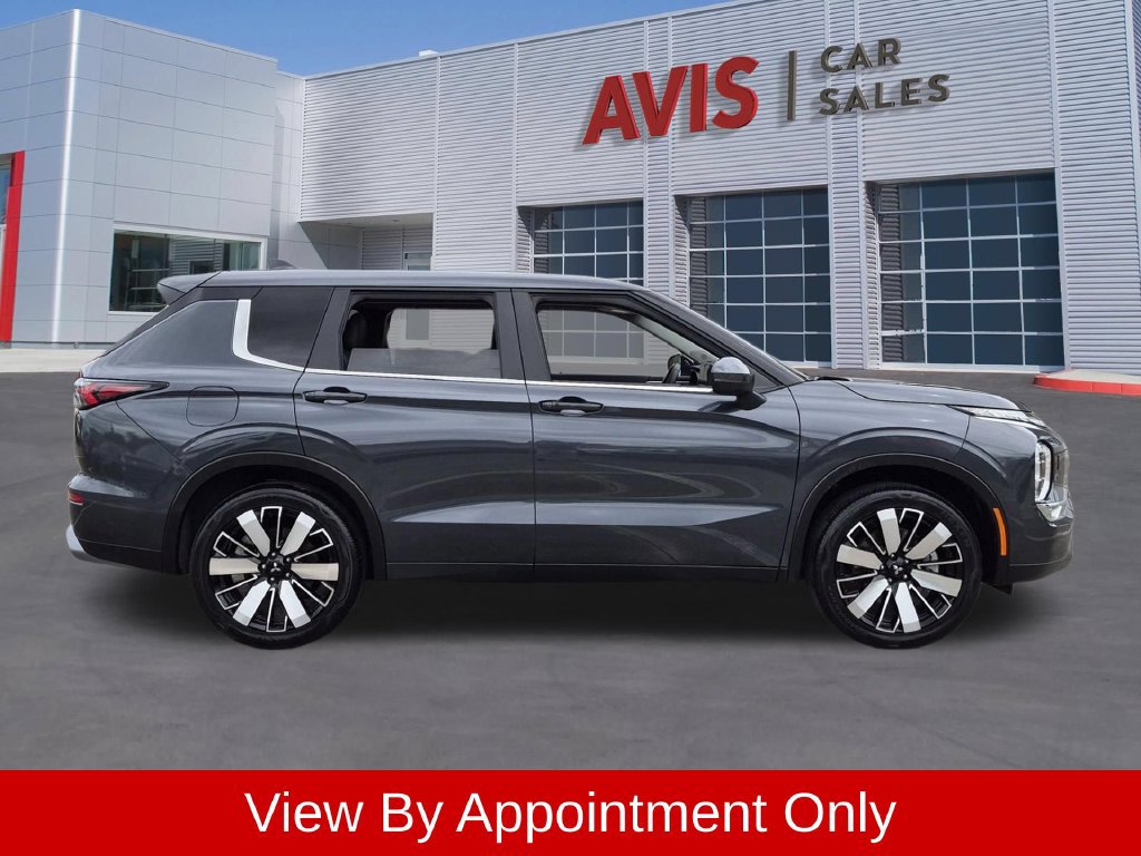 Used 2025 Mitsubishi Outlander SE AWD/4WD image 5