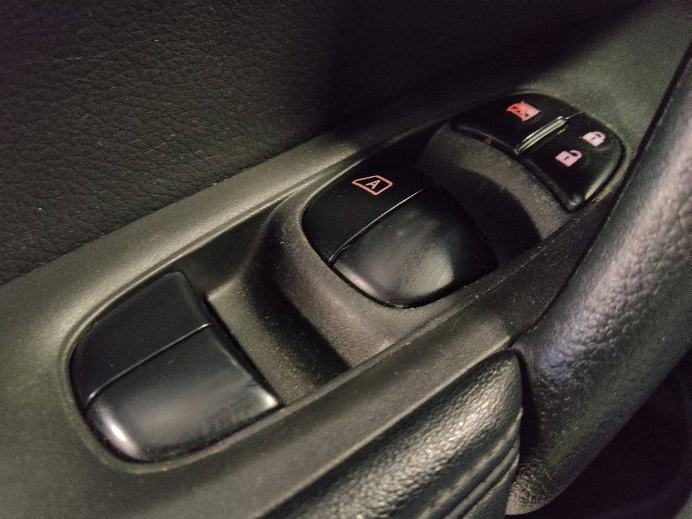 Used 2020 Nissan Rogue S w/ Special Edition Package FWD image 27