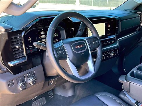 Used 2024 GMC Sierra 1500 SLT image 18