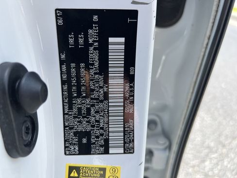 Used 2017 Toyota Highlander XLE AWD/4WD image 36