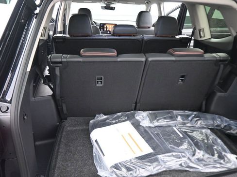New 2026 Volkswagen Atlas Peak Edition AWD/4WD image 40