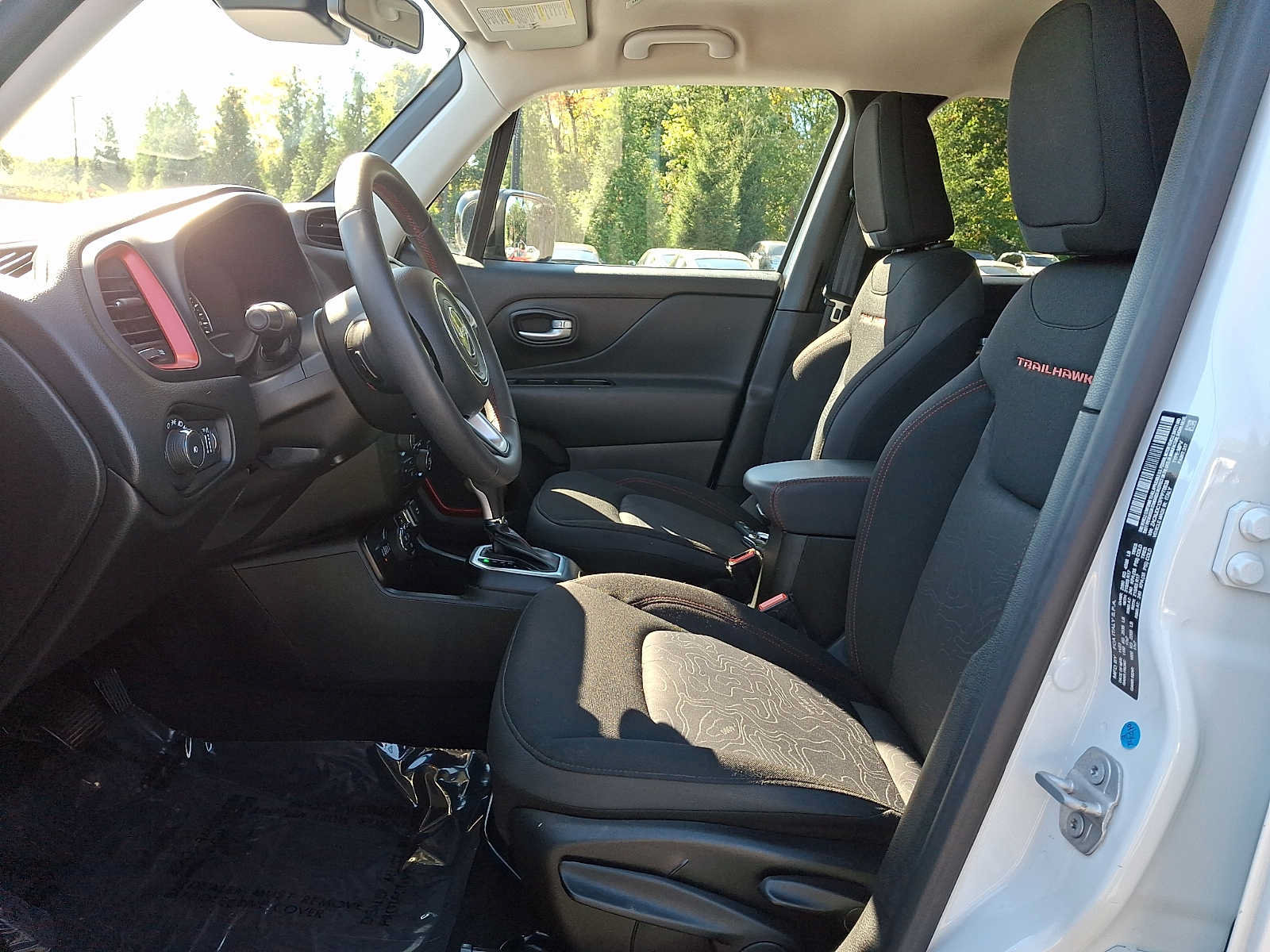 Used 2023 Jeep Renegade Trailhawk AWD/4WD image 13