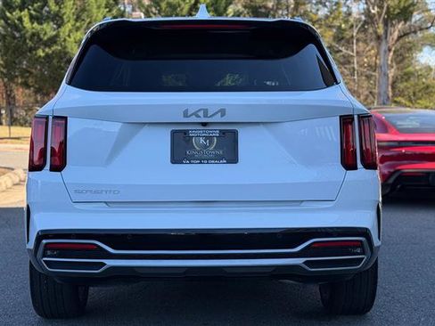 Used 2023 Kia Sorento SX image 5