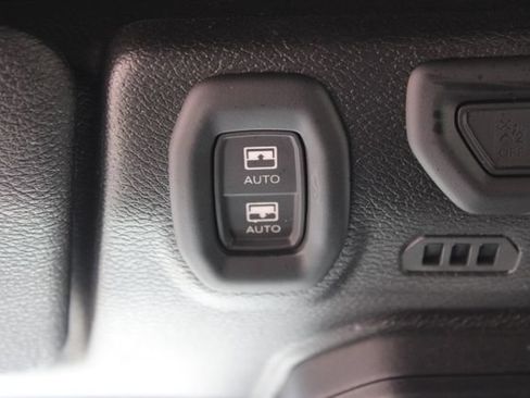 Used 2023 Jeep Wrangler Unlimited Sahara AWD/4WD image 43