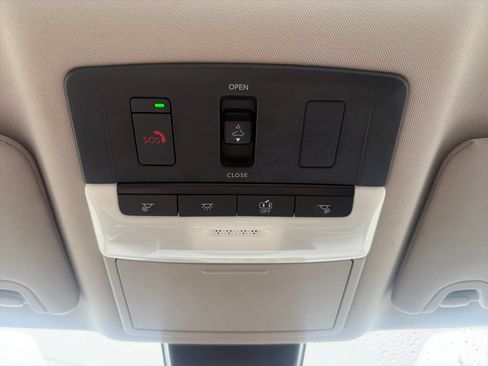 Used 2025 Nissan Altima 2.5 SL FWD image 35