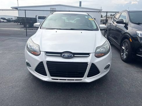 Used 2014 Ford Focus Titanium FWD image 2