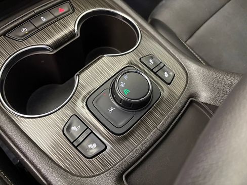 Used 2023 GMC Acadia SLT FWD image 36