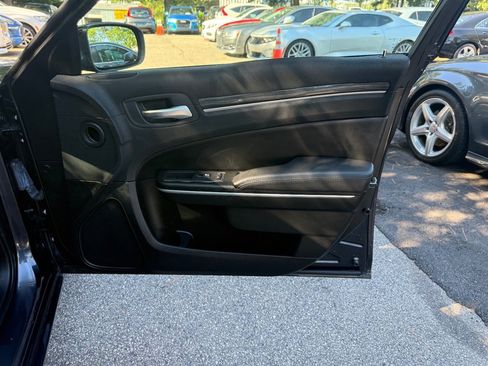 Used 2019 Chrysler 300 Touring w/ Sport Appearance Package RWD image 19