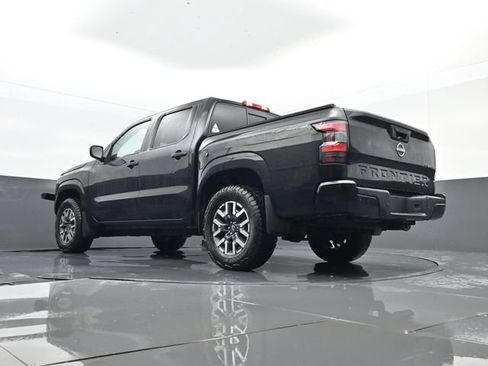 Used 2022 Nissan Frontier SV AWD/4WD image 22