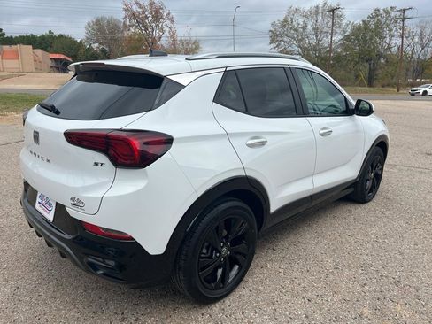 Used 2024 Buick Encore GX Sport Touring image 6