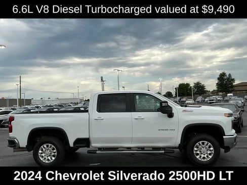 Used 2024 Chevrolet Silverado 2500 LT AWD/4WD image 2