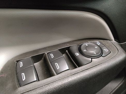 Used 2024 Chevrolet Equinox LT FWD image 27