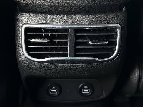 Used 2023 Hyundai Santa Fe SEL w/ Premium Package FWD image 9
