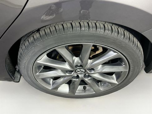 Used 2018 MAZDA MAZDA3 Touring image 32