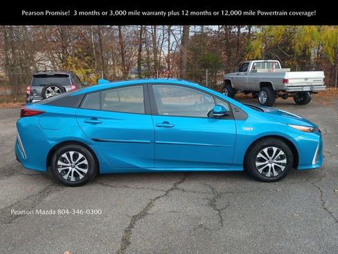 Used 2022 Toyota Prius Prime LE image 3