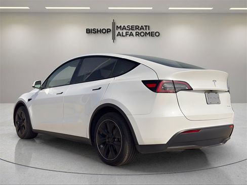 Used 2023 Tesla Model Y Long Range image 5