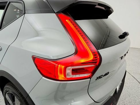 New 2026 Volvo XC40 B5 Ultra w/ Climate Package AWD/4WD image 32