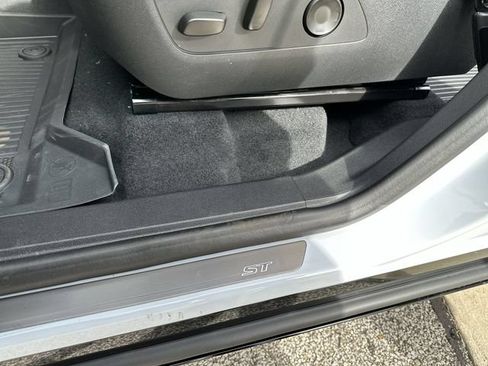 New 2026 Buick Enclave Sport Touring w/ Power Package FWD image 32