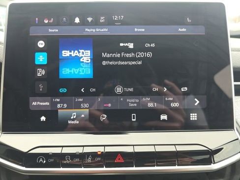 Certified 2024 Jeep Compass Latitude w/ Sun and Sound Group AWD/4WD image 19