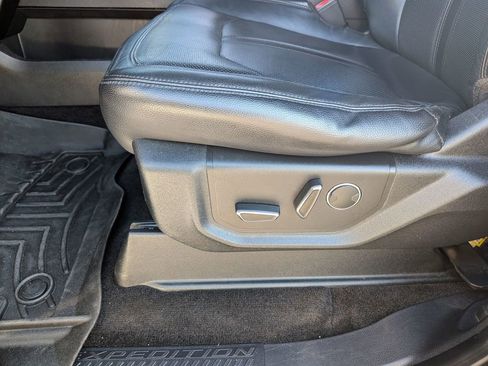 Used 2018 Ford Expedition Limited w/ Equipment Group 302A RWD image 13