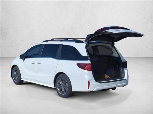 New 2026 Honda Odyssey Touring image 8