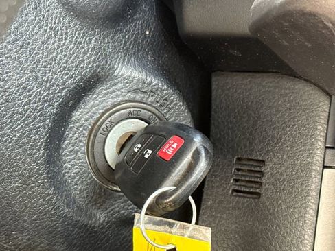 Used 2019 Toyota Tacoma SR5 RWD image 26