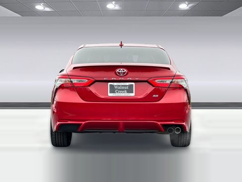 Used 2019 Toyota Camry SE image 9