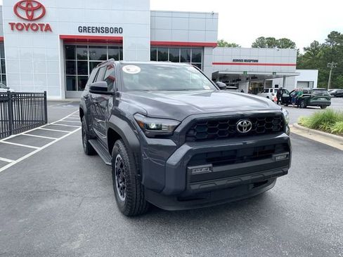 Used 2025 Toyota 4Runner TRD Off-Road AWD/4WD image 2