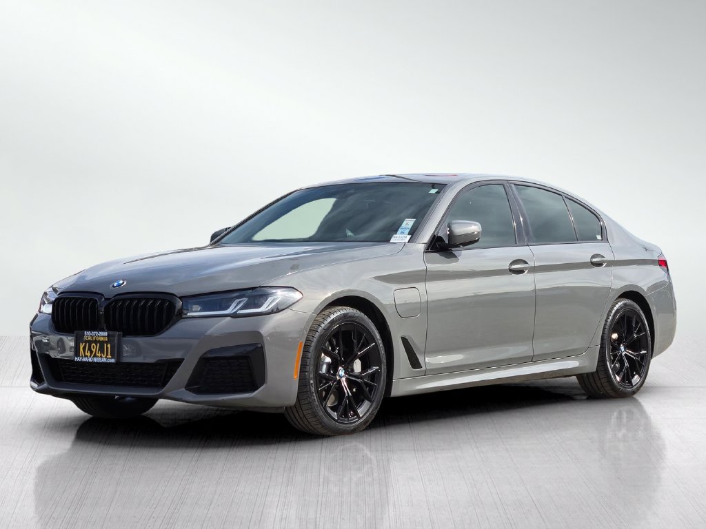 Used 2021 BMW 530e w/ M Sport Package RWD image 9