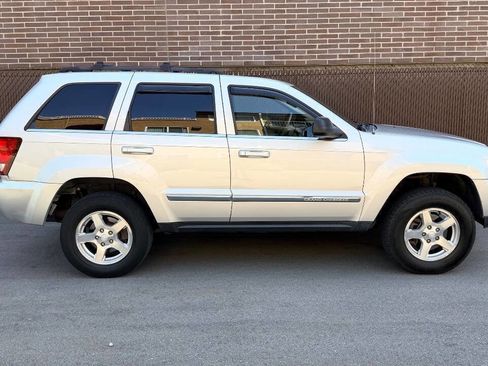 Used 2005 Jeep Grand Cherokee Limited AWD/4WD image 7
