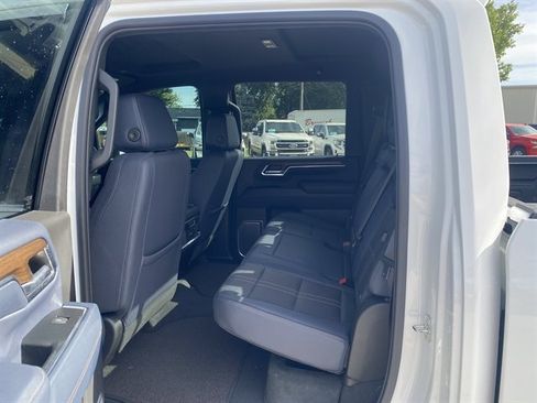 Used 2024 Chevrolet Silverado 2500 High Country w/ LPO, Dark Essentials Package AWD/4WD image 16