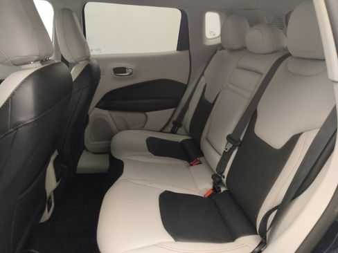 Used 2018 Jeep Compass Limited w/ Navigation Group image 18