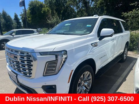 Used 2025 GMC Yukon XL Denali AWD/4WD image 2