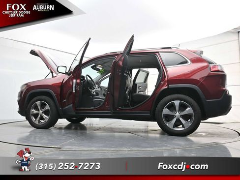 Used 2019 Jeep Cherokee Limited AWD/4WD image 36
