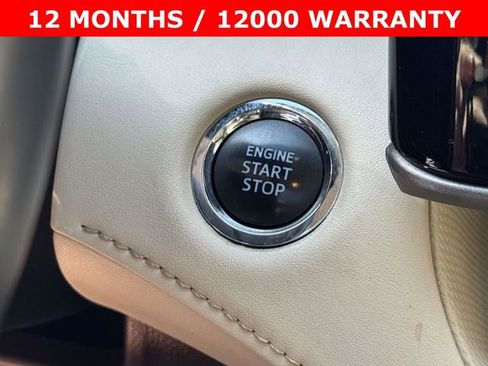 Used 2022 Toyota Highlander XLE image 19