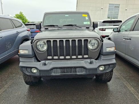 Used 2019 Jeep Wrangler Sport AWD/4WD image 3