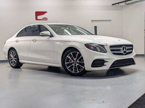 Used 2020 Mercedes-Benz E 450 4MATIC Sedan w/ Premium Package image 2