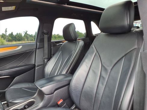 Used 2017 Lincoln MKC Reserve FWD image 16