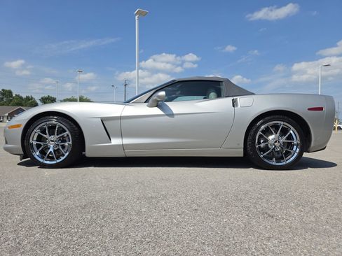 Used 2006 Chevrolet Corvette Convertible w/ Preferred Equipment Group RWD image 7
