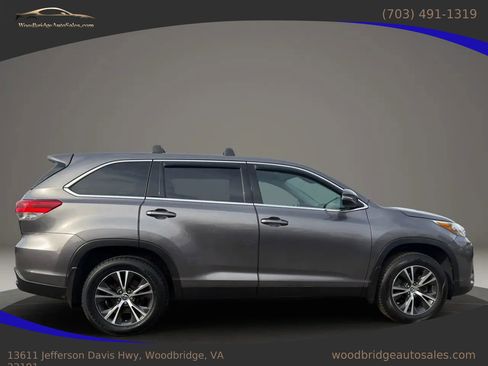 Used 2019 Toyota Highlander Plus image 2