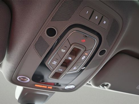 Used 2018 Audi Q7 3.0T Premium Plus w/ Premium Plus Package image 33